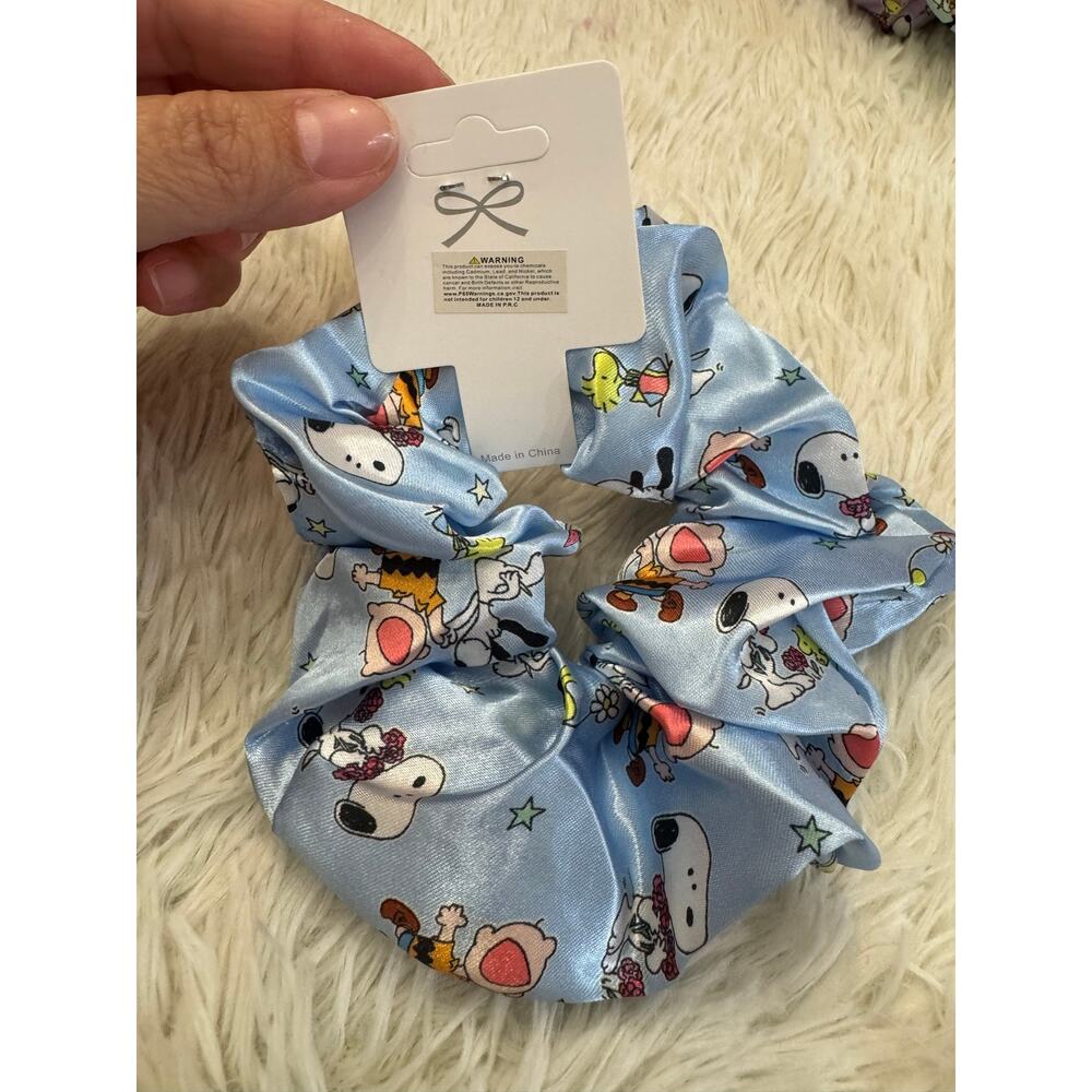 Snoopy peanuts and friends blue silky large hair scrunchie - Picture 3 of 4